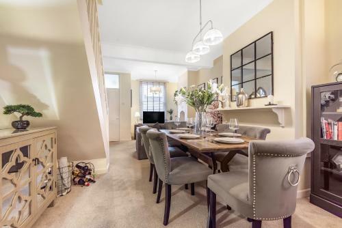Chester City Centre Cottage, Sleeps 6 With Free Parking