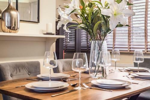 Chester City Centre Cottage, Sleeps 6 With Free Parking