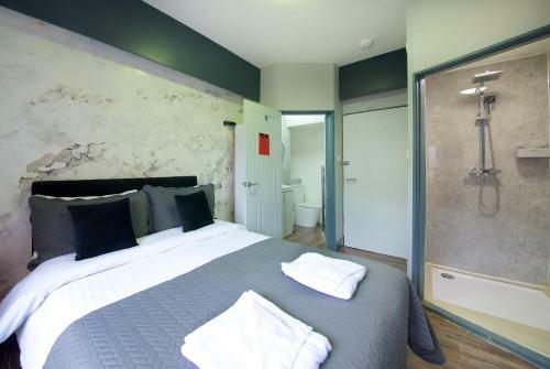 Ideal Abode Self Contained 4 Bedroom With En-suite