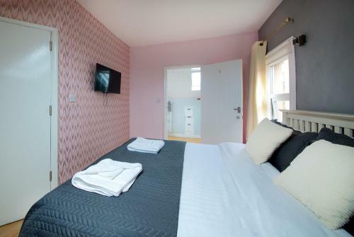 Ideal Abode Self Contained 4 Bedroom With En-suite