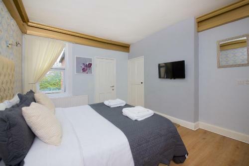Ideal Abode Self Contained 4 Bedroom With En-suite