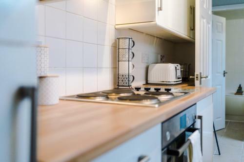 Quaint 2 Bedroom City Cottage
