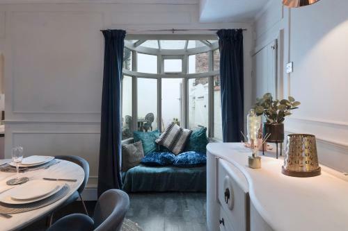 Unique, Characterful 2 Bedroom Home In Chester