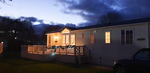 Caravan In The Cotswolds