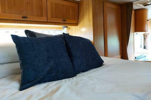Large Static Motorhome - Stunning Countryside Views