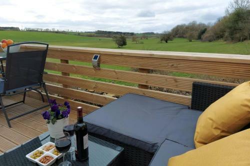 Large Static Motorhome - Stunning Countryside Views