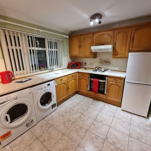 Premier - Whifflet Apartment