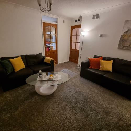 Premier - Whifflet Apartment