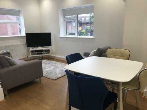 Luxurious 1 Bed Serviced Apartment Cobham