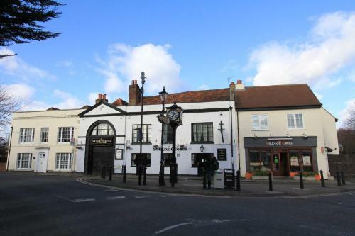 Excellentstays - Crown Meadow - 4 Bedroom House