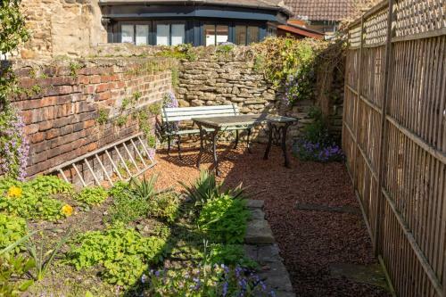 Charming Corbridge Cottage With Garden