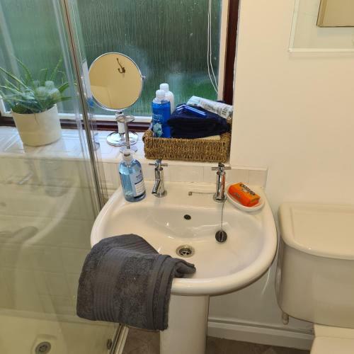 New-pristine, 5 Berth, Self-catering, Secure Off-road Parking