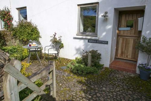 Middle Cottage - Tranquil Cottage Ideal For Walkers