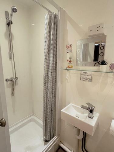 Hostal Cacco - Contractor Accommodation