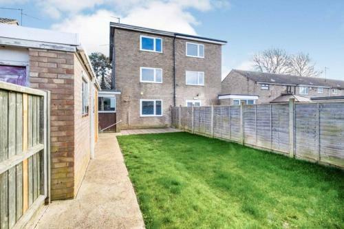 5 Bedroom Apartment Corby Hosted By Costay
