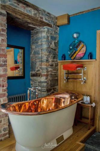 Hostal The Gallery At Bull Cottages