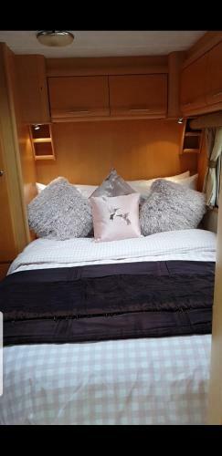 Self Contained Holiday Home Luxury Caravan