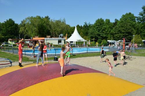 Lodge Vakantiepark 't Urkerbos - Kabouterhuisje