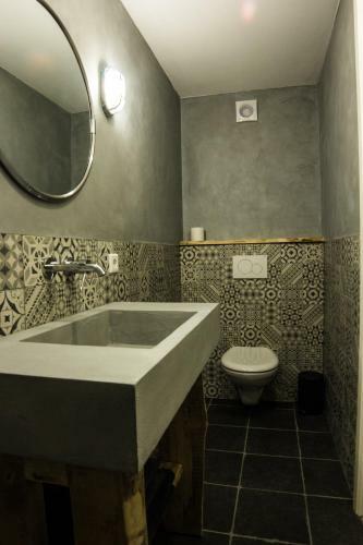 B&B Perron 22