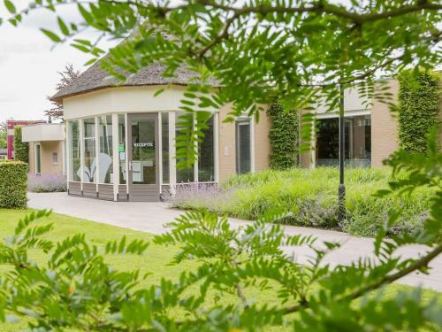 Nice Chalet On The Edge Of The Forest In Brabant