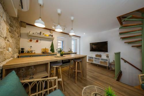 Stonehouse Blue Coral