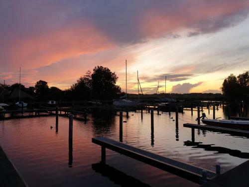 Lake House 74, Luxury Accommodation