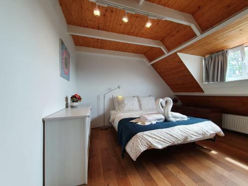 Cozy Resort House Near Beach