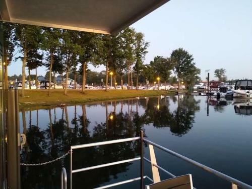 Hausboot Leukermeer Well