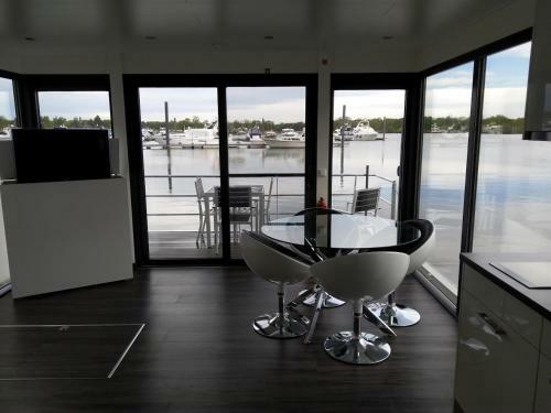 Hausboot Leukermeer Well