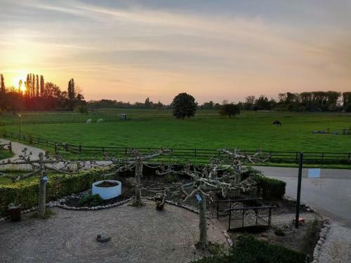 Bed And Breakfast Maas En Waal