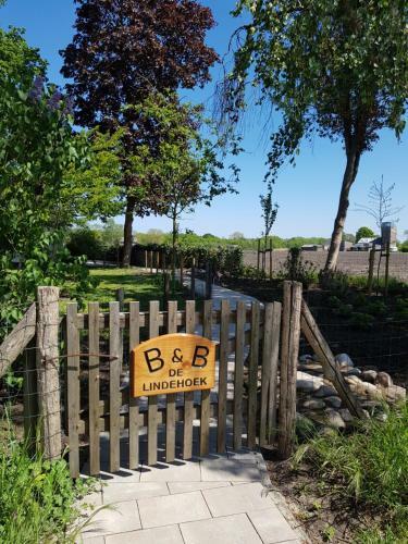 Bed & Breakfast De Lindehoek