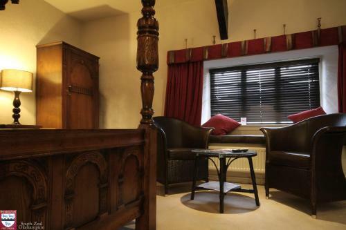 The Oxenham Arms Hotel