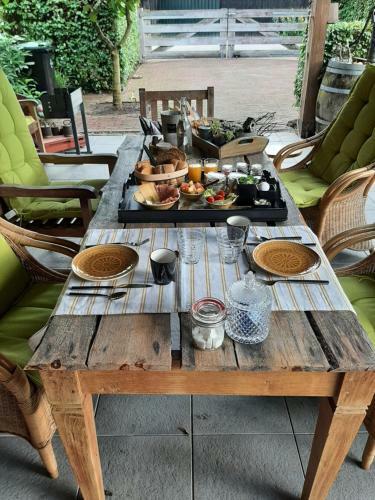 Bed & Breakfast Thuis Bij Elles