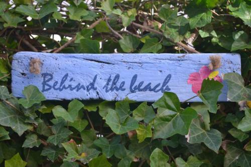 Hostal Behind The Beach