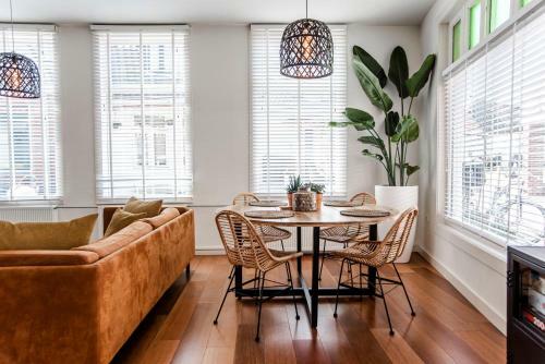Casa By Sellas