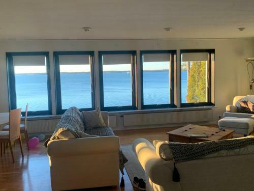 Villa Charming House With Panoramic Sea View Over Br�viken!