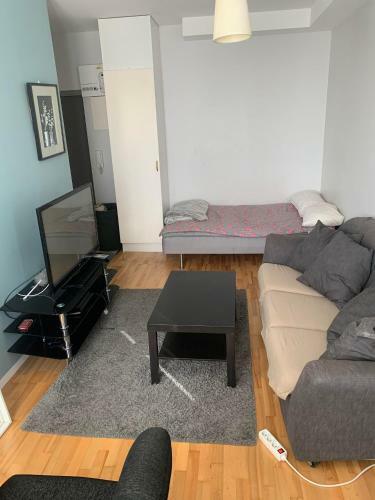Apartment Near City Center