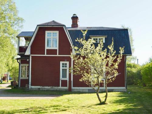 Orsastuguthyrning-kyrkbyn