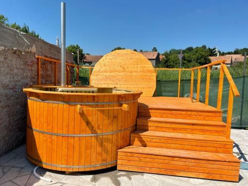 Hostal Pensiunea Bazaltkert