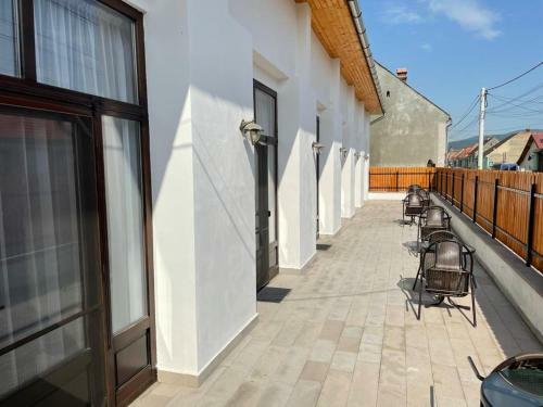 Hostal Pensiunea Bazaltkert
