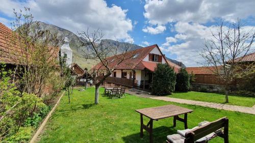 Lodge Pensiunea Aranyos