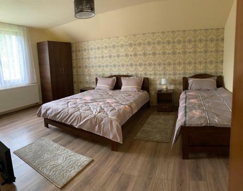Hostal Krystal Romuli