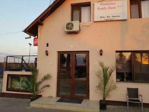 Hostal Pensiunea Family Zone