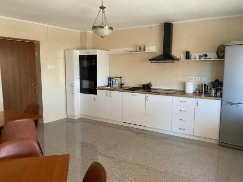 Hostal Budux Delux Vila