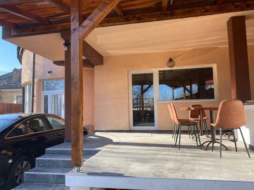 Hostal Budux Delux Vila