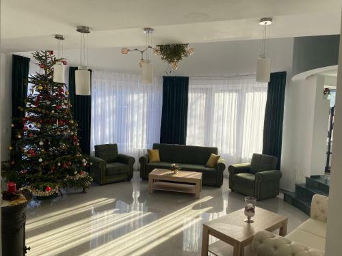 Hostal Budux Delux Vila