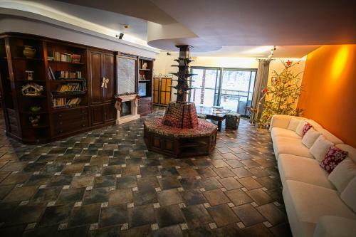 Hostal Vila Dino
