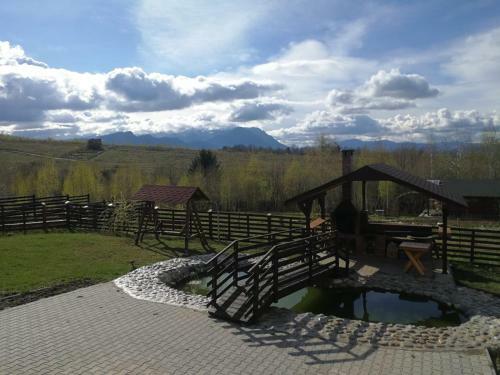 Lodge Floare De Colt