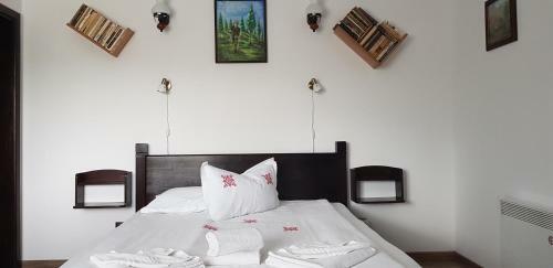 Lodge Floare De Colt