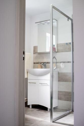 Bed & Breakfast Pensiunea Dan-ge-la
